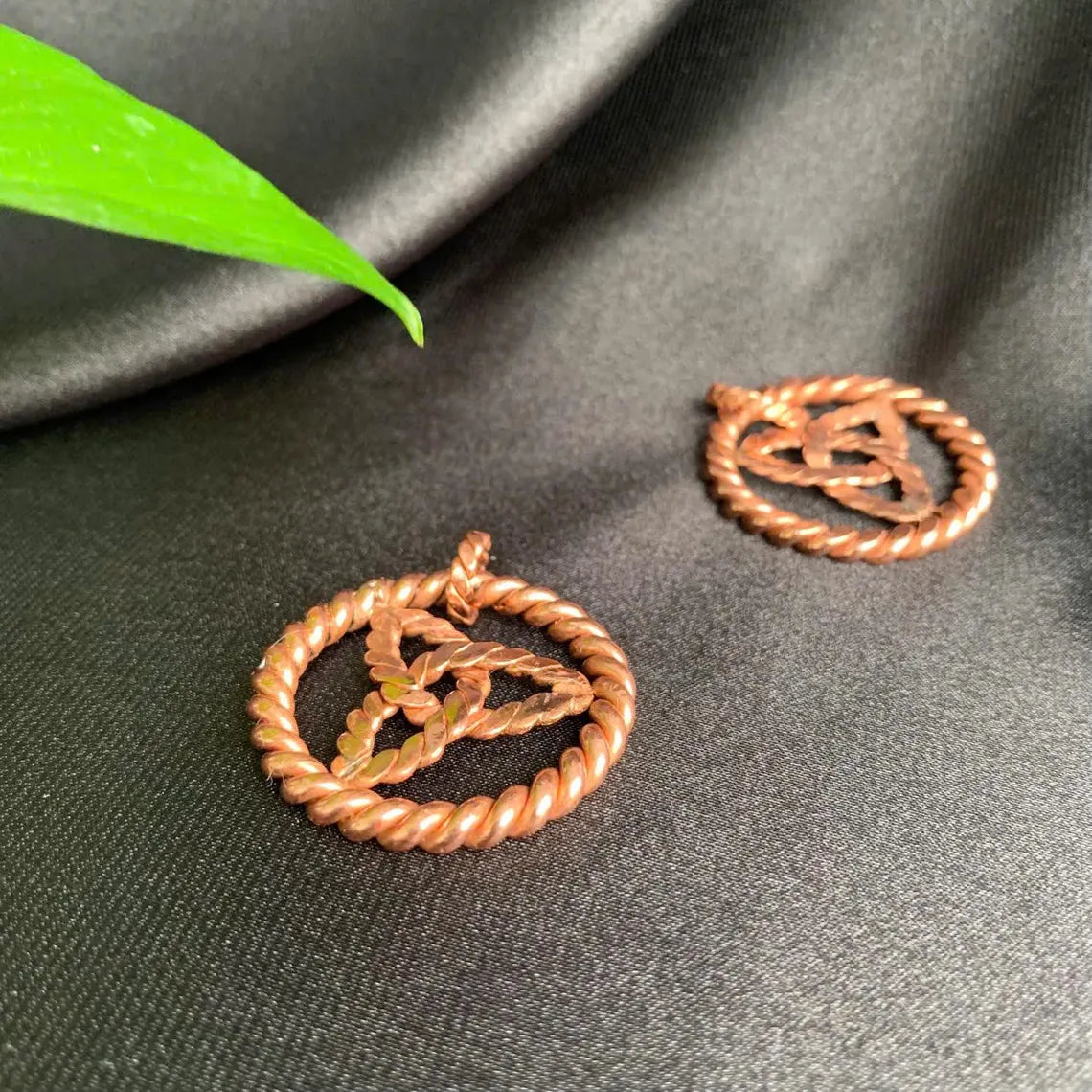 Tensor Ring Pendant Celtic Trinity