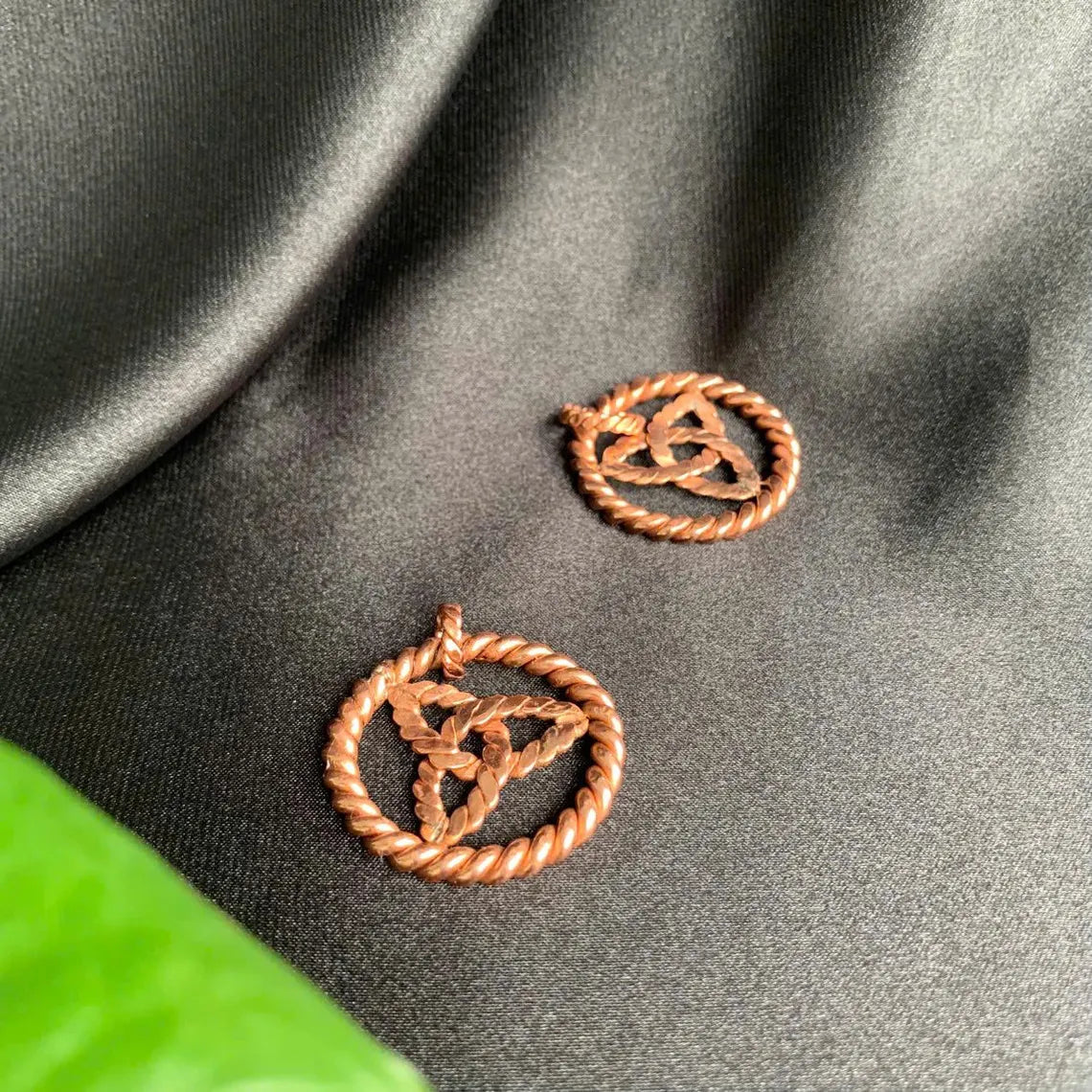 Tensor Ring Pendant Celtic Trinity
