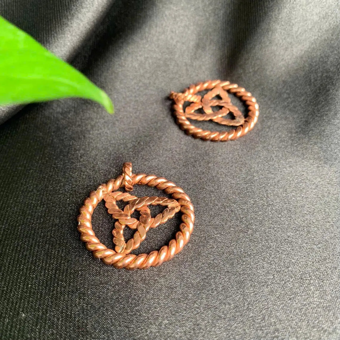 Tensor Ring Pendant Celtic Trinity