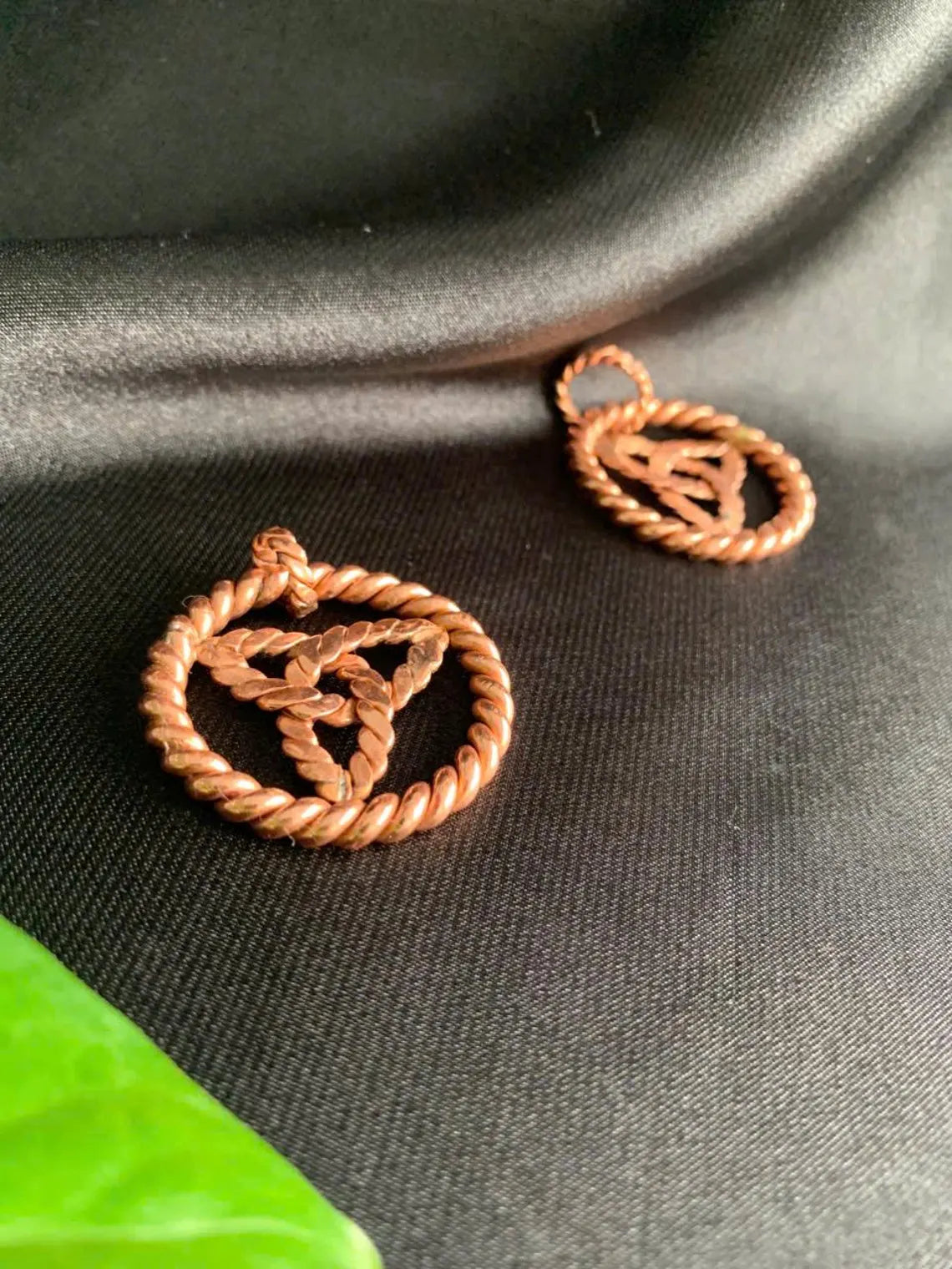 Tensor Ring Pendant Celtic Trinity