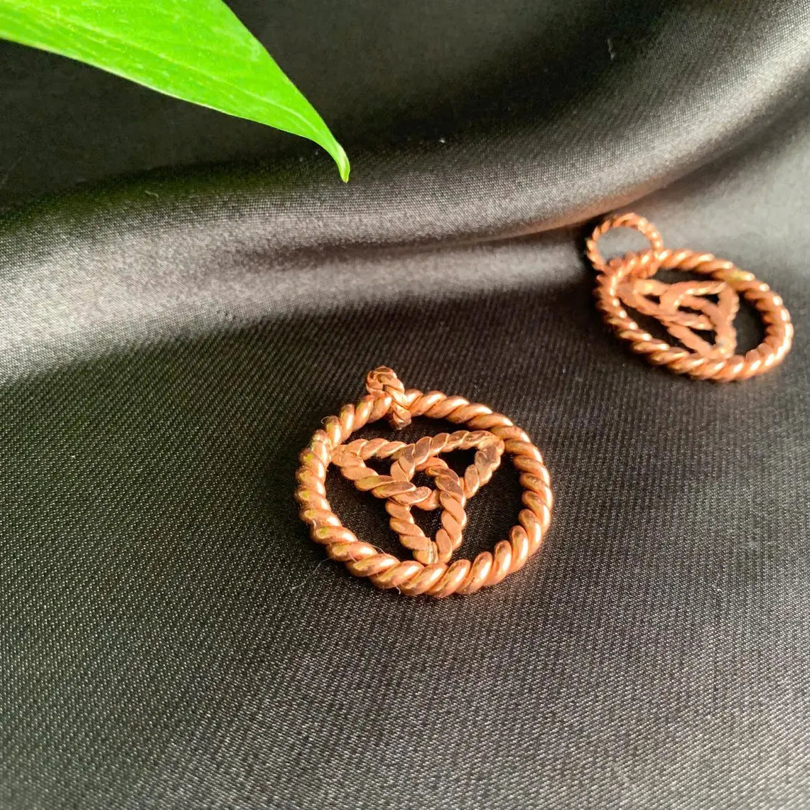 Tensor Ring Pendant Celtic Trinity